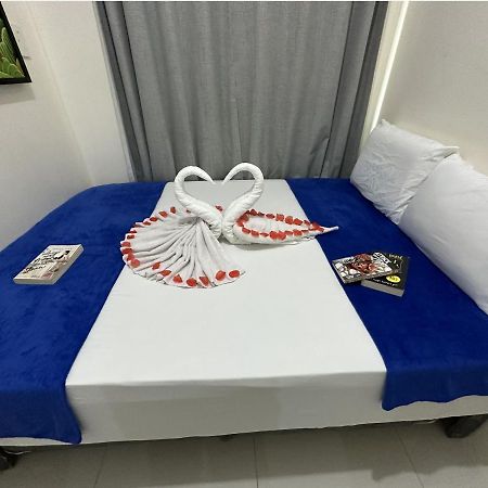 Stays At Green Residences 1 Studio Room Couples Bed With Complimentary Breakfast For 2 Manille Extérieur photo